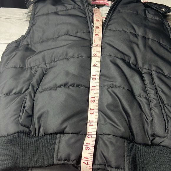 Max Rave Black Puffer Vest w/ Faux Fur Hood Sz M - Picture 7 of 10